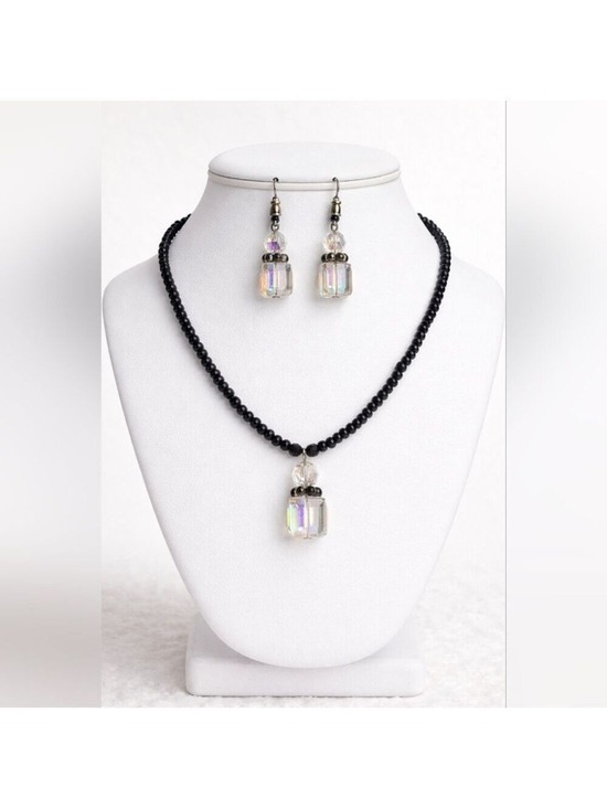 Jewelry - Jewlry | Crystal Necklace with Iridescent Pendant |J2